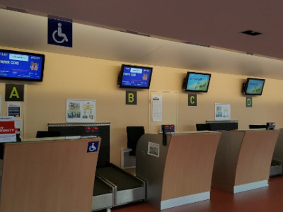 Comptoirs d'enregistrement de l'aéroport de Clermont-Ferrand