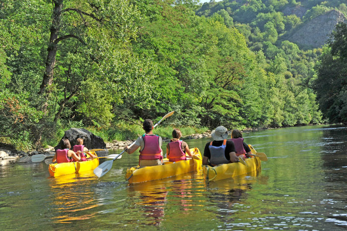 Au fil de l'eau en canoë dans les lacs et rivières d'Auvergne